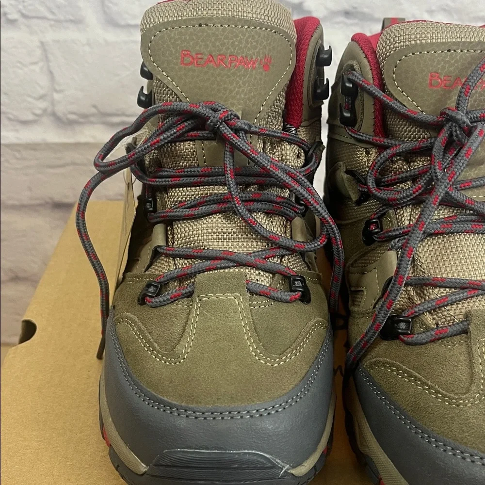 Bearpaw women’s NEW Corsica women’s waterproof hiking Gorpcore boots READ